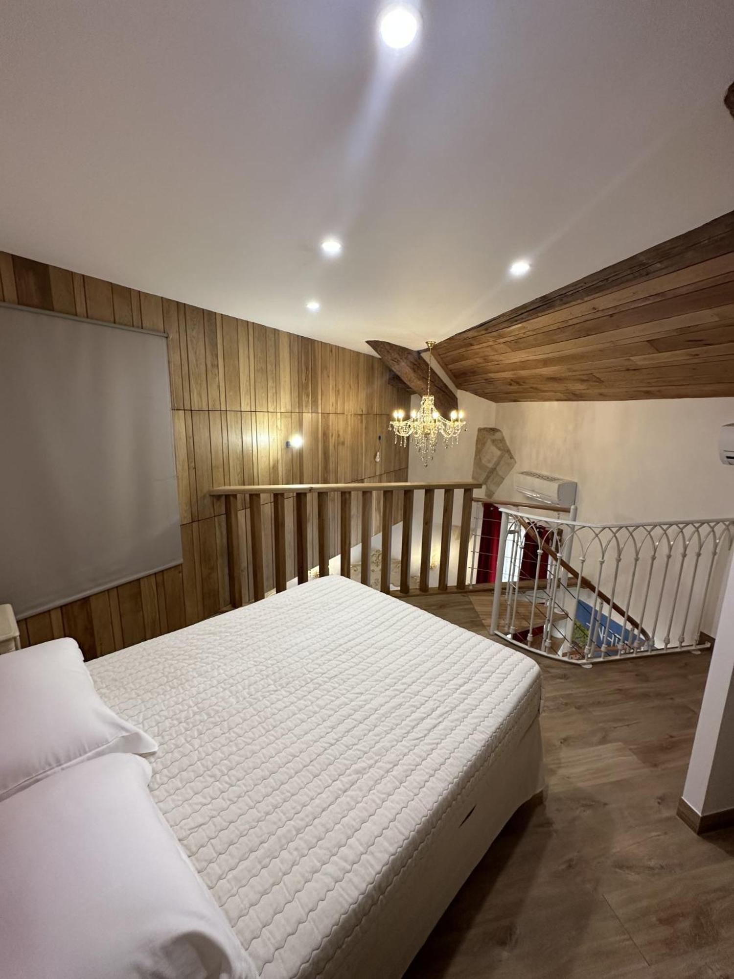 A Mezzanine Dans L'eglise Du Couvent Apartment *