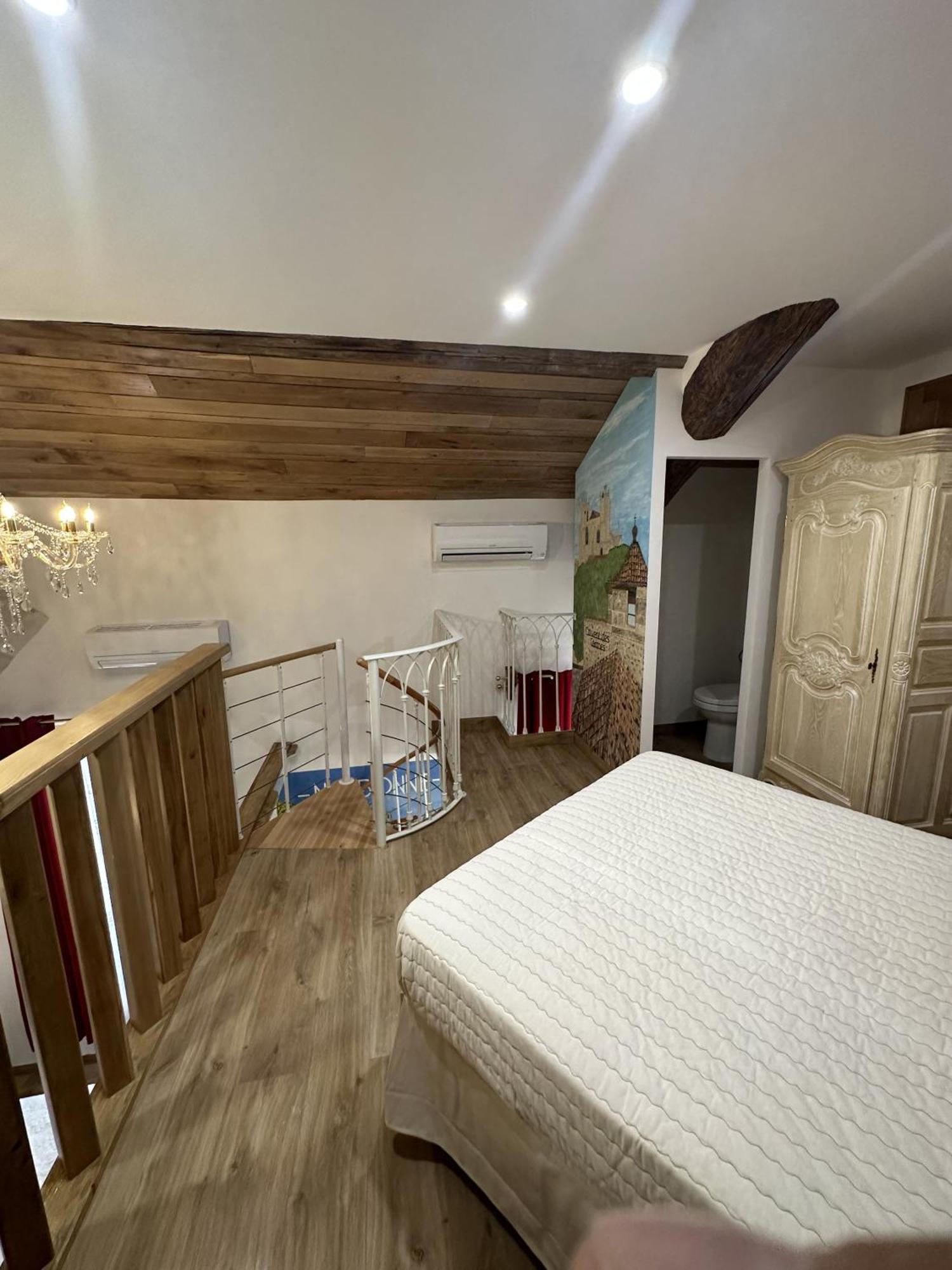 Apartment A Mezzanine Dans L'eglise Du Couvent Narbonne