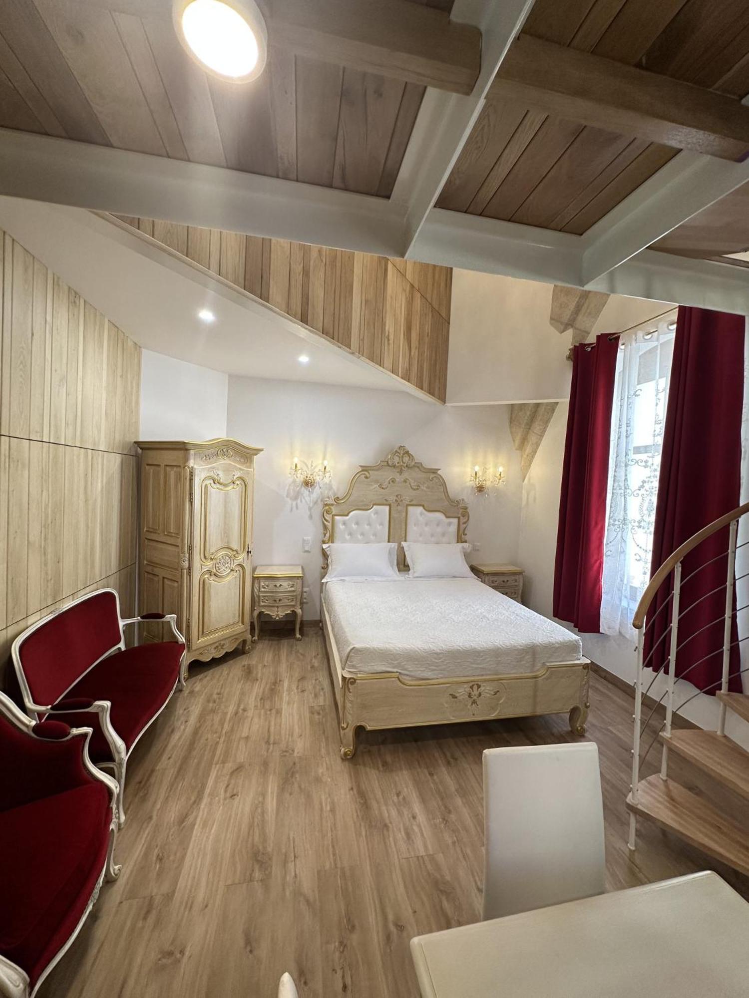 Apartment A Mezzanine Dans L'eglise Du Couvent
