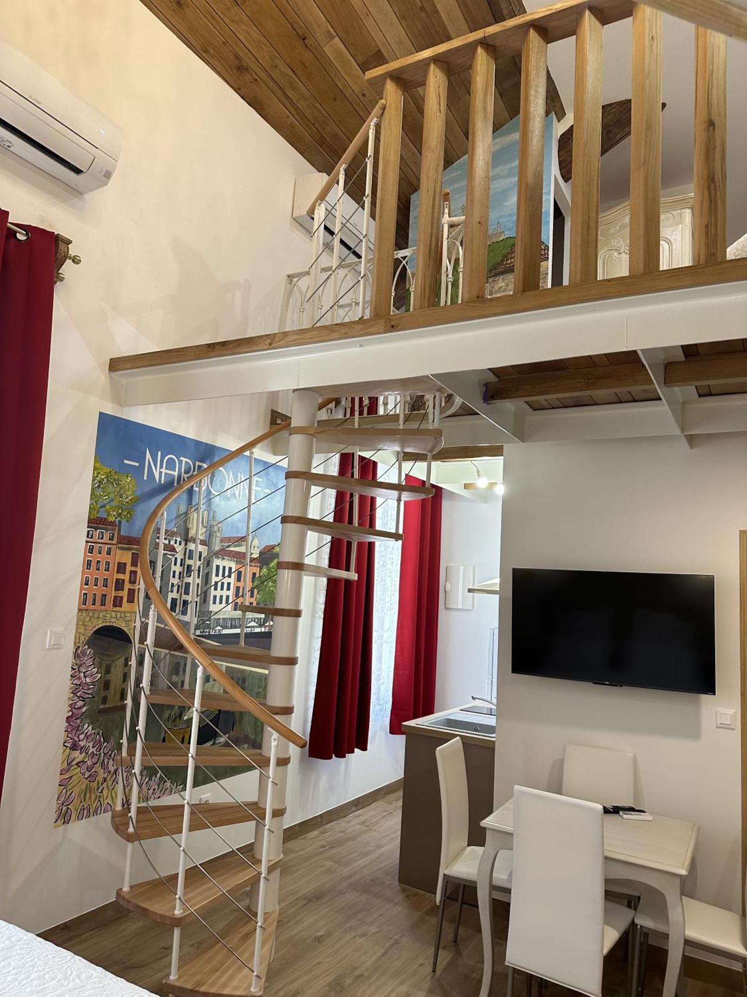 A Mezzanine Dans L'eglise Du Couvent