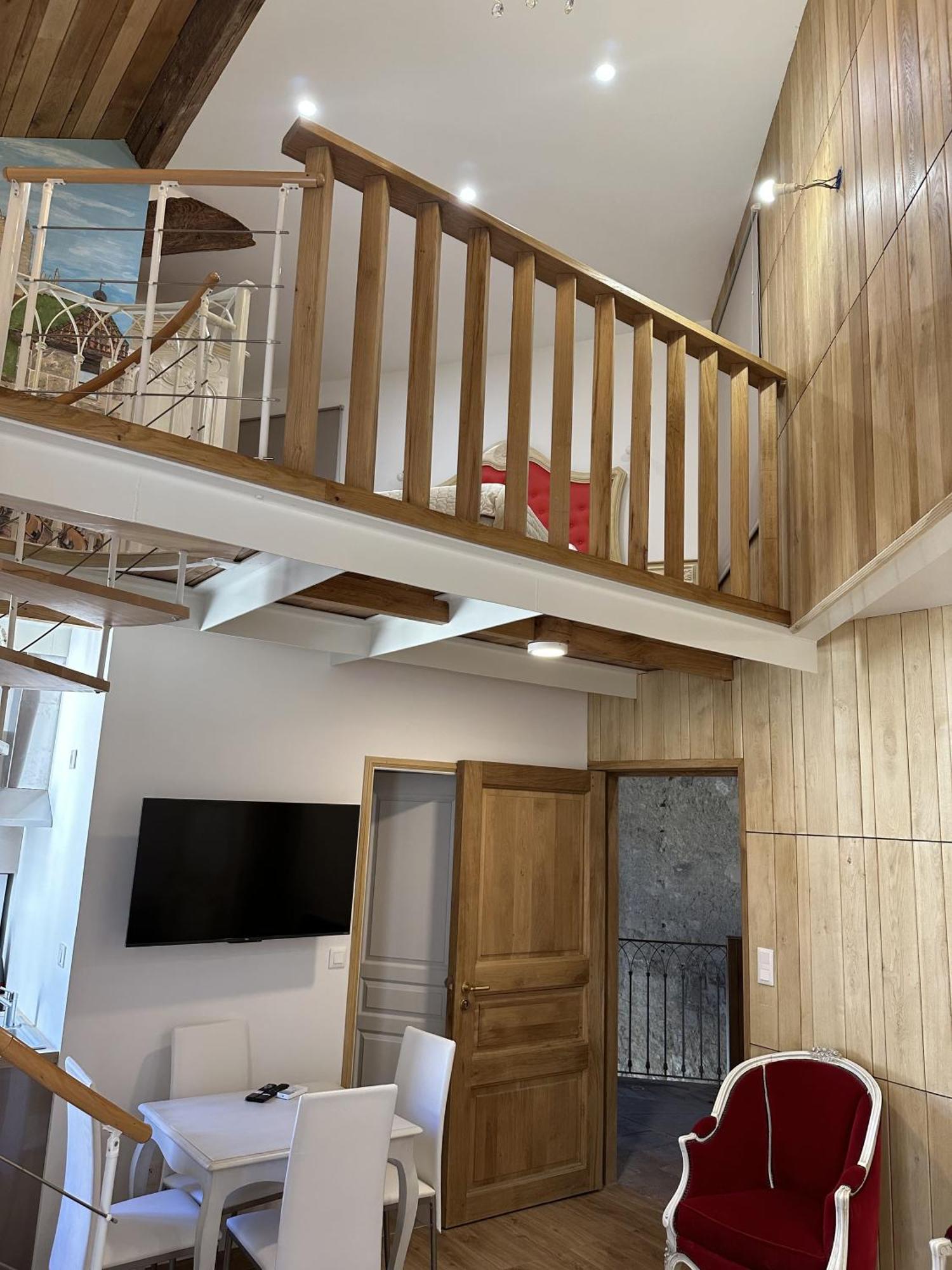Apartment A Mezzanine Dans L'eglise Du Couvent *